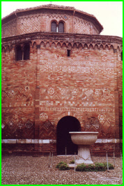 1992 Europe 046 Basin of Pilate, Bologna.jpg