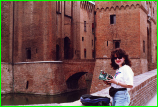 1992 Europe 039 Castle in Ferrara.jpg