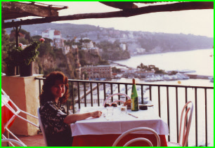 1992 Europe 086 Sorrento dinner.jpg