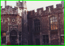 95.09 England 26 Berkeley Castle.jpg